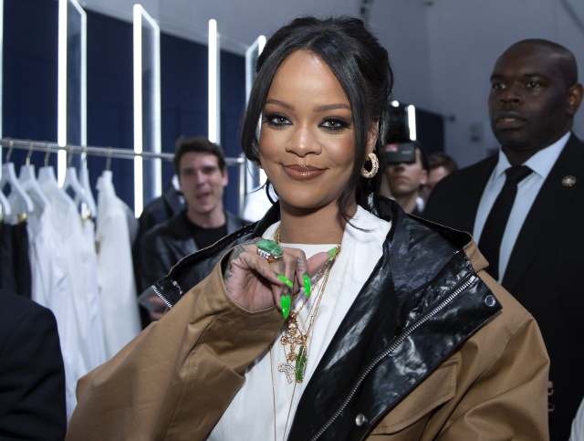 Rihanna ficha a una modelo de 67 años para su colección de Fenty Rihanna ficha a una modelo de 67 años para su colección de Fenty