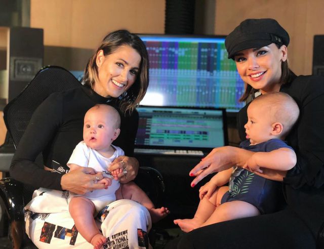 Chenoa y Barei comparten foto en el estudio y nos morimos de amor Chenoa y Barei comparten foto en el estudio y nos morimos de amor