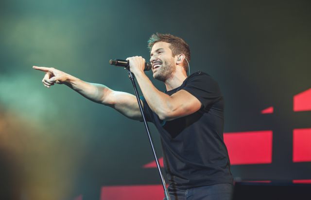 Pablo Alborán recibe un aluvión de felicitaciones por su cumple
y lo celebra con una foto de lo más tierna Pablo Alborán recibe un aluvión de felicitaciones por su cumple
y lo celebra con una foto de lo más tierna