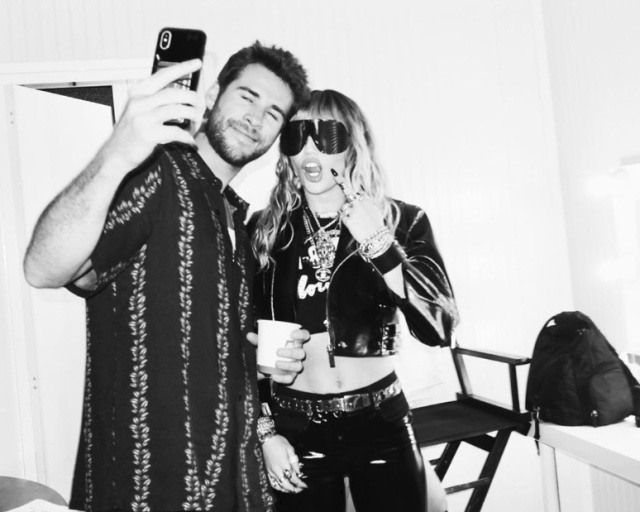Liam Hemsworth, el mayor fan de Miley Cyrus durante su visita a Barcelona Liam Hemsworth, el mayor fan de Miley Cyrus durante su visita a Barcelona