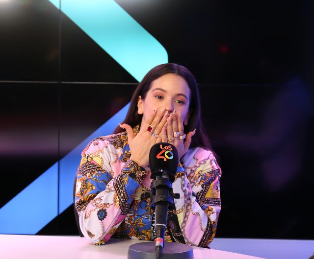 Rosalía deja de seguir a todo el mundo en su Twitter... Excepto a Bad Bunny Rosalía deja de seguir a todo el mundo en su Twitter... Excepto a Bad Bunny
