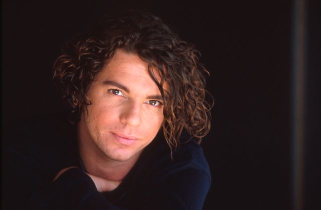 Así será el documental sobre Michael Hutchence, líder de INXS Así será el documental sobre Michael Hutchence, líder de INXS