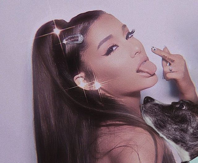 Ariana Grande recupera su look más emblemático por su cumpleaños Ariana Grande recupera su look más emblemático por su cumpleaños