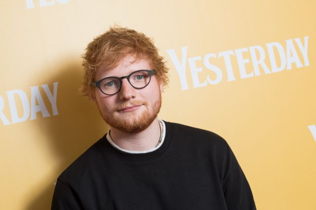 Ed Sheeran pide ayuda a Donatella Versace para poder tener el #swag de Bruno Mars Ed Sheeran pide ayuda a Donatella Versace para poder tener el #swag de Bruno Mars