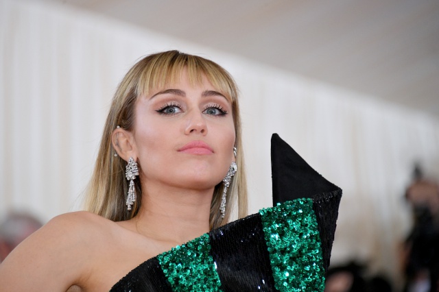 Miley Cyrus desvela una curiosidad sobre la etapa de Cardi B en el instituto Miley Cyrus desvela una curiosidad sobre la etapa de Cardi B en el instituto