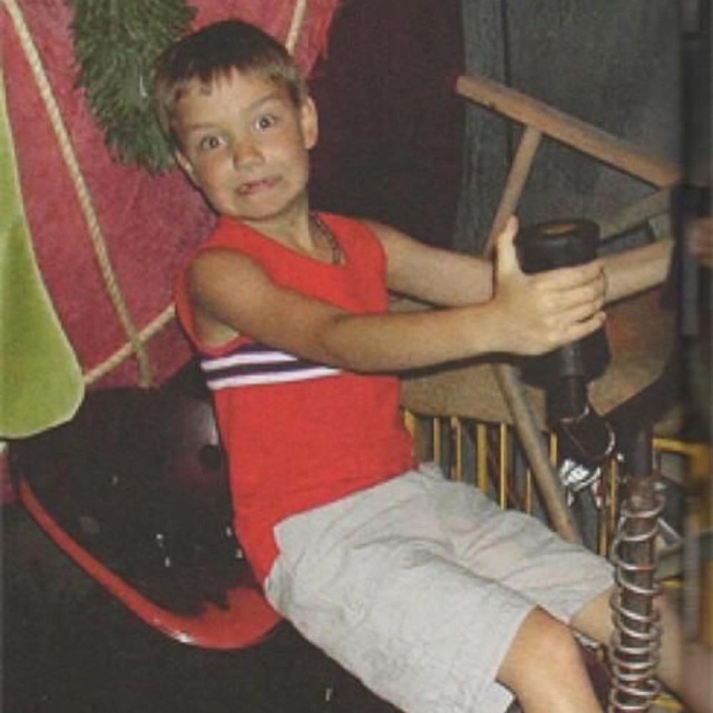 ¿Reconoces a este famoso cantante internacional? ¿Reconoces a este famoso cantante internacional?
