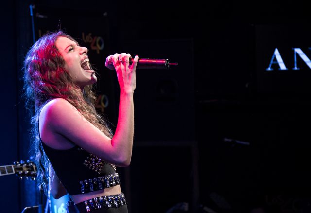 Ana Guerra sustituye a Aitana por otro cantante muy especial para ella para cantar ‘Lo Malo’ Ana Guerra sustituye a Aitana por otro cantante muy especial para ella para cantar ‘Lo Malo’