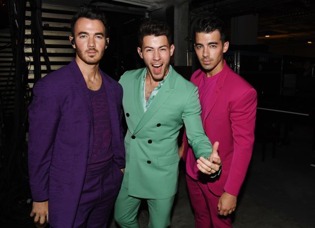 Jonas Brothers, Lewis Capaldi y Shawn Mendes con Camila Cabello, entre los favoritos al Nº1 este sábado Jonas Brothers, Lewis Capaldi y Shawn Mendes con Camila Cabello, entre los favoritos al Nº1 este sábado