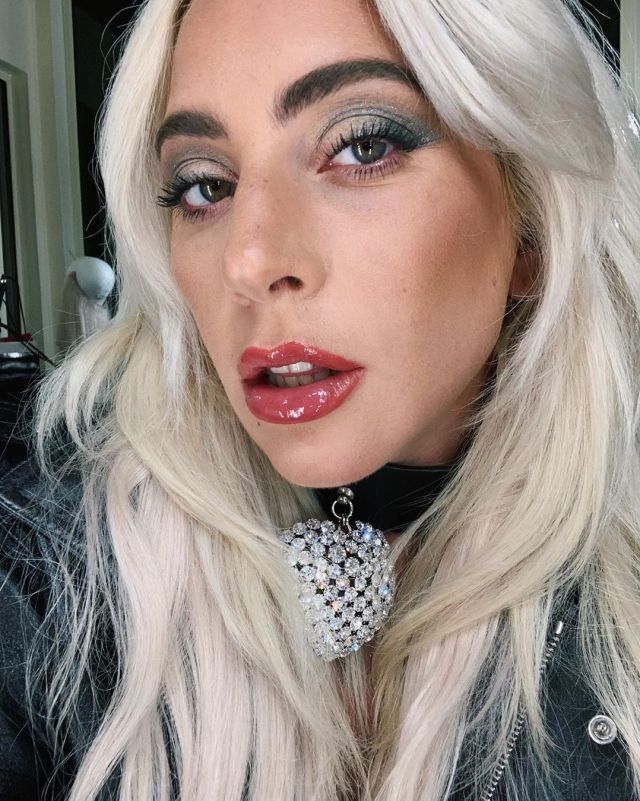 Harry Styles, Coldplay, Lady Gaga, Adele…la autora de ‘Palmeras en la nieve’, regresa con nueva historia y mucha música Harry Styles, Coldplay, Lady Gaga, Adele…la autora de ‘Palmeras en la nieve’, regresa con nueva historia y mucha música