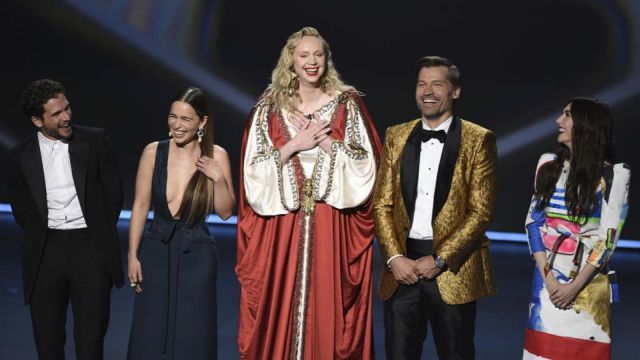 El momentazo de los Emmy 2019: la reaparición de todo el reparto de ‘Juego de Tronos’ El momentazo de los Emmy 2019: la reaparición de todo el reparto de ‘Juego de Tronos’