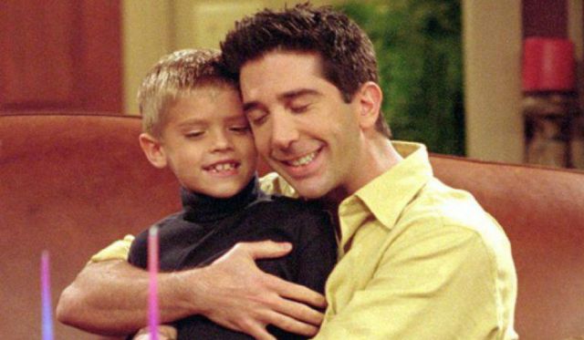 El hijo de Ross reaparece por el aniversario de ‘Friends’ El hijo de Ross reaparece por el aniversario de ‘Friends’