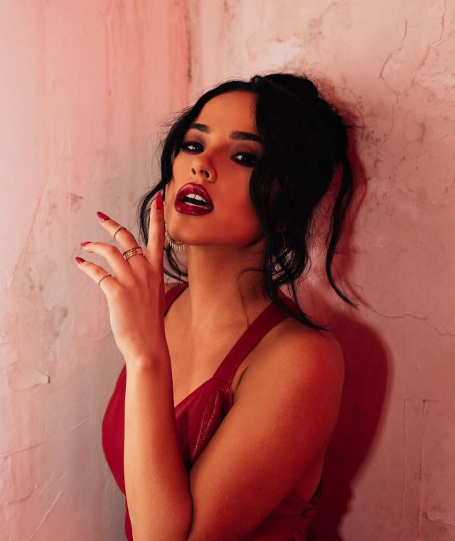 Becky G tiene un secreto en el que BTS está involucrado Becky G tiene un secreto en el que BTS está involucrado