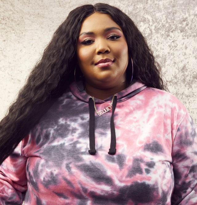Lizzo explica cómo hace frente a las críticas Lizzo explica cómo hace frente a las críticas