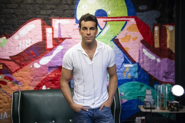 Mario Casas, Jon Kortajarena, La vecina rubia y una historia de celos Mario Casas, Jon Kortajarena, La vecina rubia y una historia de celos
