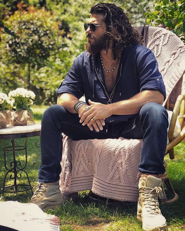 Can Yaman: “Tuve que irme corriendo con la policía por cuestiones de orden público” Can Yaman: “Tuve que irme corriendo con la policía por cuestiones de orden público”