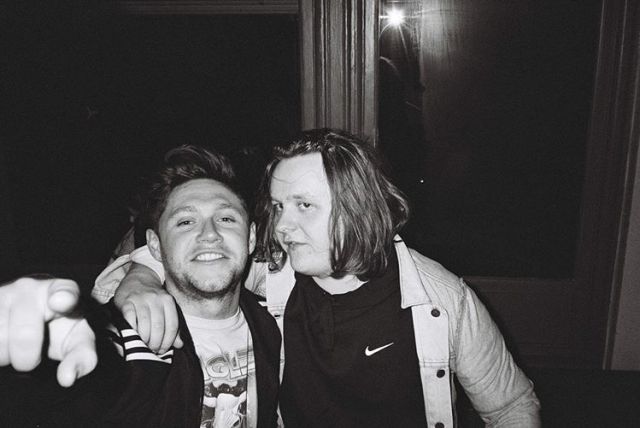 Niall Horan se va de gira con su mejor amigo, Lewis Capaldi Niall Horan se va de gira con su mejor amigo, Lewis Capaldi