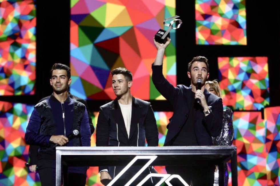 Grupo internacional: Jonas Brothers Grupo internacional: Jonas Brothers