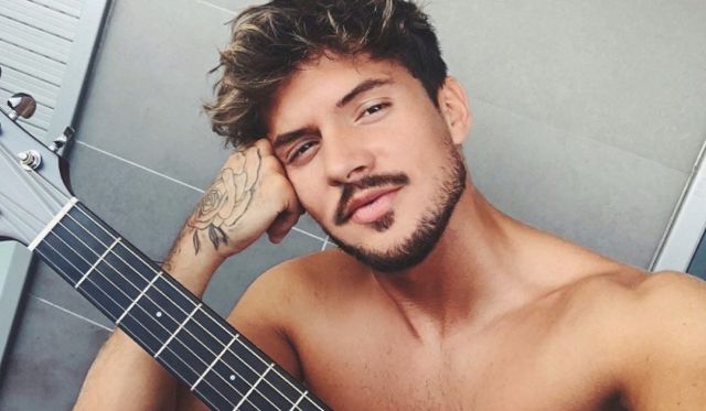 Carlos Right invita a Cepeda a cantar con él en Madrid Carlos Right invita a Cepeda a cantar con él en Madrid