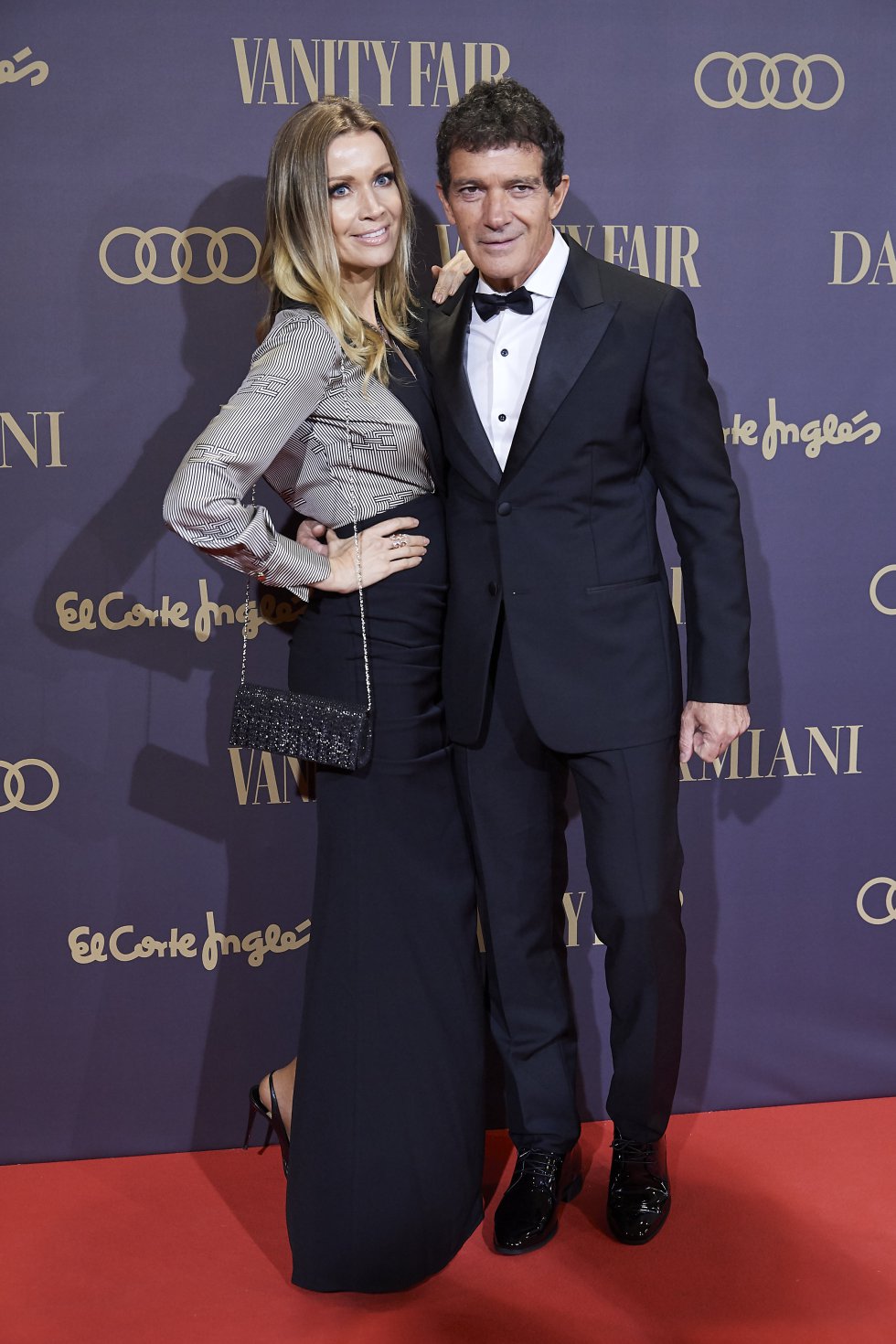 Antonio Banderas y Nicole Kimpel Antonio Banderas se rodea de buenos amigos para recoger su premio Vanity Fair