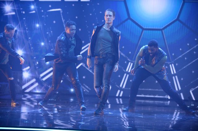 James Van Der Beek (Dawson crece) demuestra que el baile es el mejor aliado de una buena tableta James Van Der Beek (Dawson crece) demuestra que el baile es el mejor aliado de una buena tableta