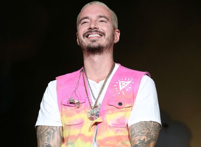 Si la palabra amigo se te queda corta, J Balvin te enseña varios sinónimos Si la palabra amigo se te queda corta, J Balvin te enseña varios sinónimos