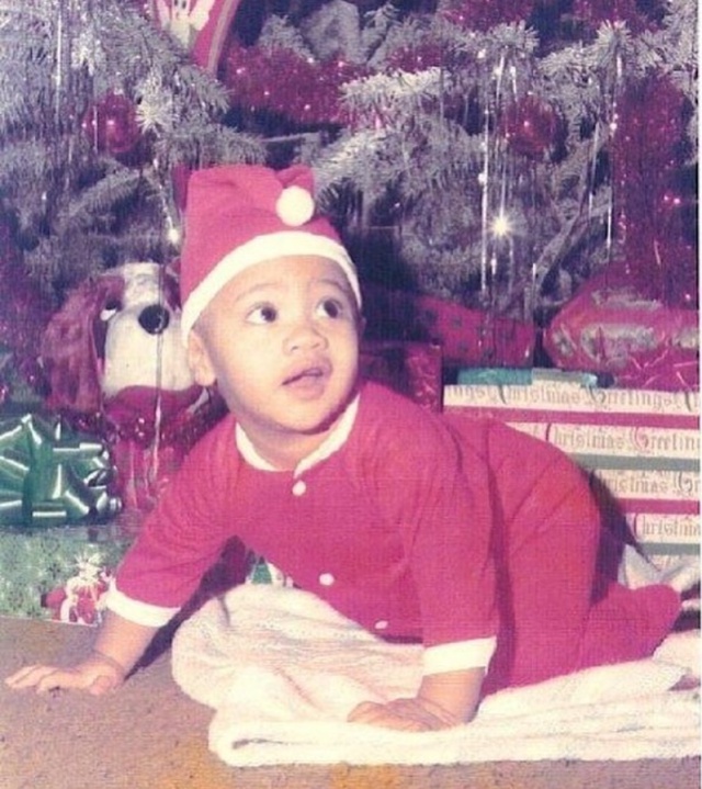 ¿Sabrías identificar a este famoso actor tan adorable y navideño? ¿Sabrías identificar a este famoso actor tan adorable y navideño?