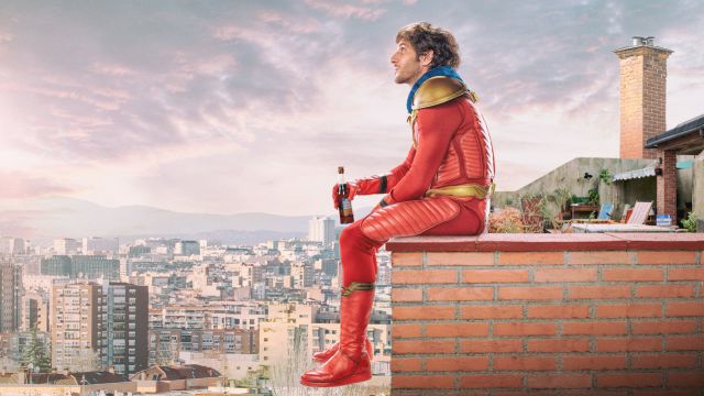 Quim Gutiérrez protagoniza 'El vecino': “Un personaje con superpoderes siempre es interesante” Quim Gutiérrez protagoniza 'El vecino': “Un personaje con superpoderes siempre es interesante”