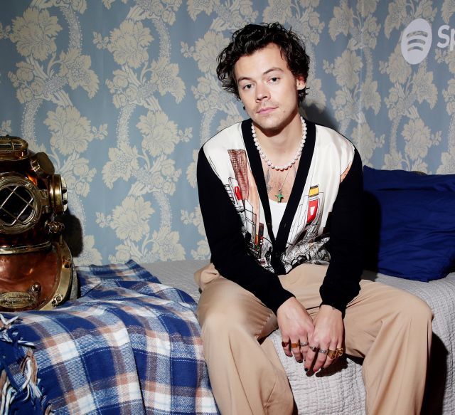 Harry Styles y Aitana con Cali y El Dandee aspiran a colarse en la primera lista de 2020 Harry Styles y Aitana con Cali y El Dandee aspiran a colarse en la primera lista de 2020