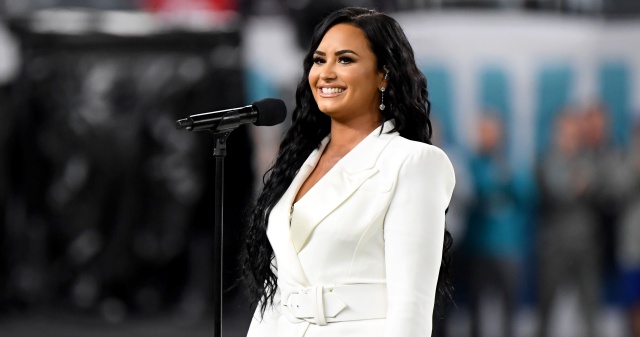 Demi Lovato recuerda el día que confesó a sus padres su sexualidad Demi Lovato recuerda el día que confesó a sus padres su sexualidad