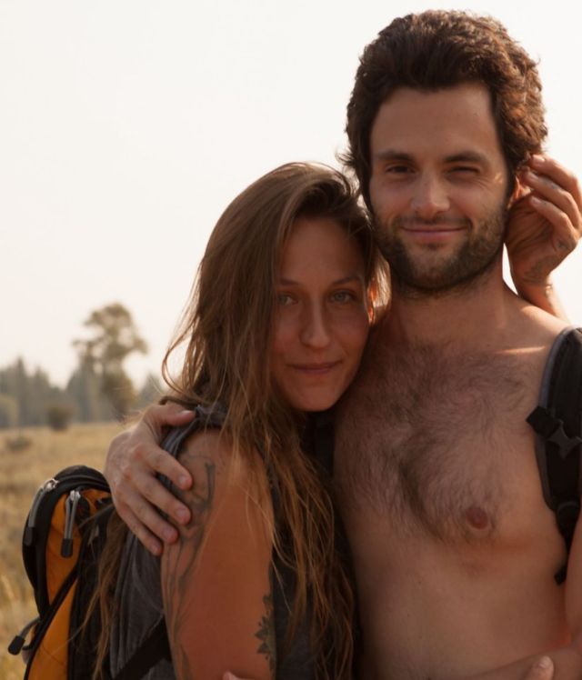 Penn Badgley y Domino Kirke Penn Badgley y Domino Kirke