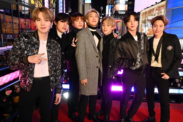BTS supera a Elton John, Ariana Grande, Taylor Swift y la Super Bowl BTS supera a Elton John, Ariana Grande, Taylor Swift y la Super Bowl