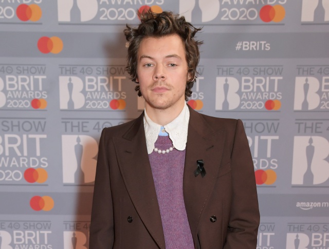 Roban a Harry Styles a punta de navaja Roban a Harry Styles a punta de navaja
