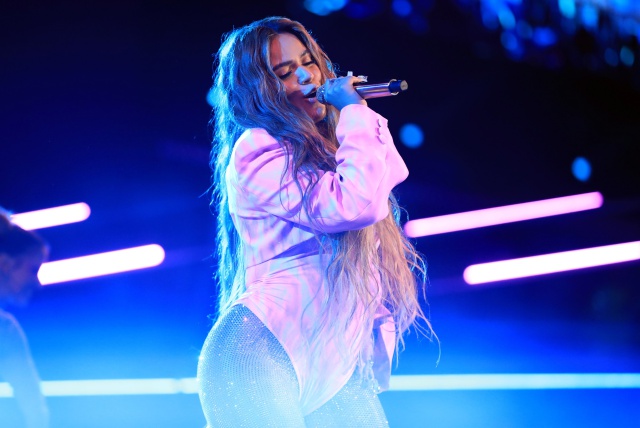 El brillo y el furor, protagonistas de la ‘Tusa’ de Karol G en los Spotify Awards 2020 El brillo y el furor, protagonistas de la ‘Tusa’ de Karol G en los Spotify Awards 2020