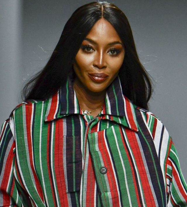 El outfit anti-coronavirus de Naomi Campbell que ha revolucionado Internet El outfit anti-coronavirus de Naomi Campbell que ha revolucionado Internet