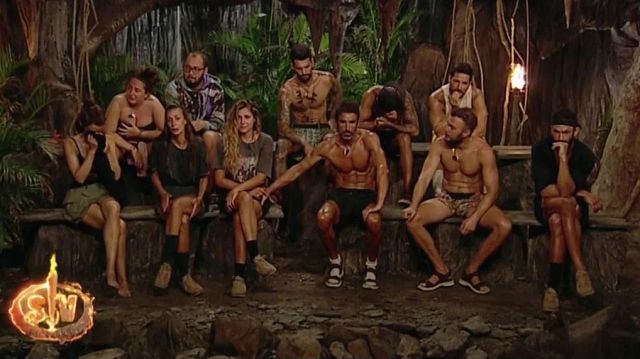 Lara Álvarez explicó a los ‘Supervivientes’ lo que está pasando en España Lara Álvarez explicó a los ‘Supervivientes’ lo que está pasando en España