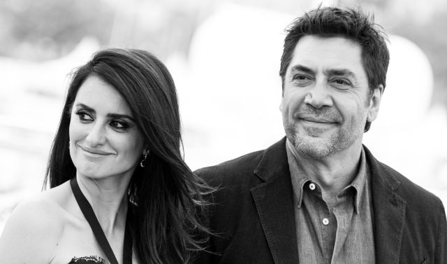 Javier Bardem y Penélope Cruz donan mascarillas Javier Bardem y Penélope Cruz donan mascarillas
