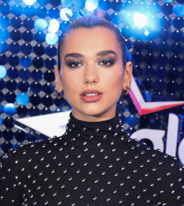 Dua Lipa anuncia el lanzamiento de ‘Future Nostalgia Deluxe’ y varias colaboraciones Dua Lipa anuncia el lanzamiento de ‘Future Nostalgia Deluxe’ y varias colaboraciones