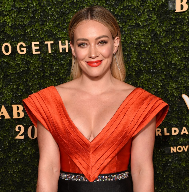 Hilary Duff cae en la tentación: se cambia radicalmente de look Hilary Duff cae en la tentación: se cambia radicalmente de look
