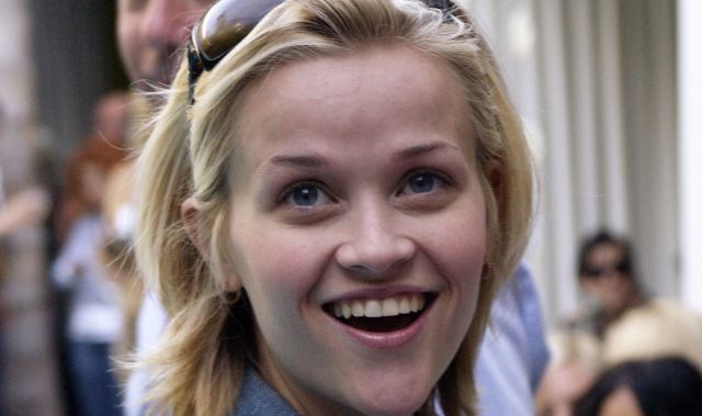 Reese Witherspoon firma contrato Netflix Reese Witherspoon firma contrato Netflix