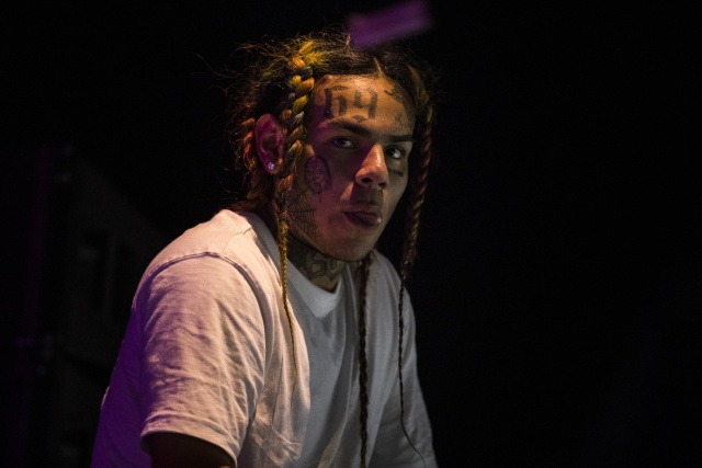 El rapero Tekashi 6ix9ine, rechazado tras intentar donar dinero a una asociación El rapero Tekashi 6ix9ine, rechazado tras intentar donar dinero a una asociación
