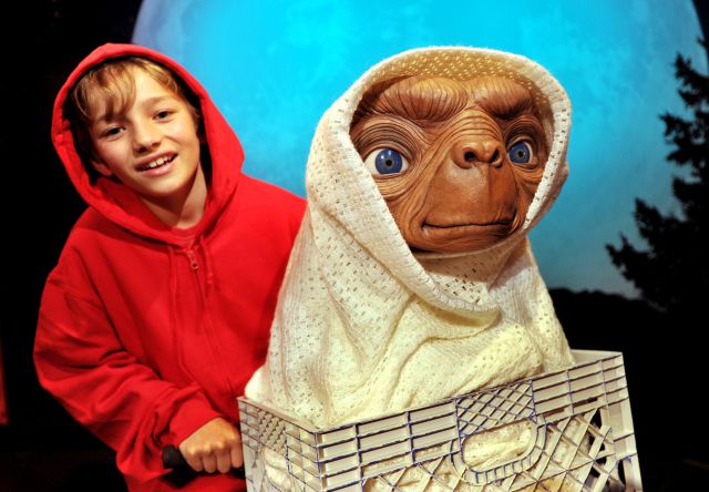 ET ET
