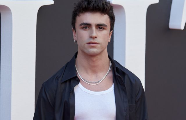 Itzan Escamilla Itzan Escamilla