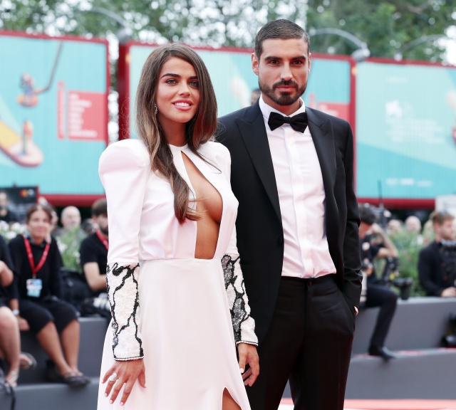 Violeta Mangriñán y Fabio revolucionan las redes con una foto de su amor Violeta Mangriñán y Fabio revolucionan las redes con una foto de su amor