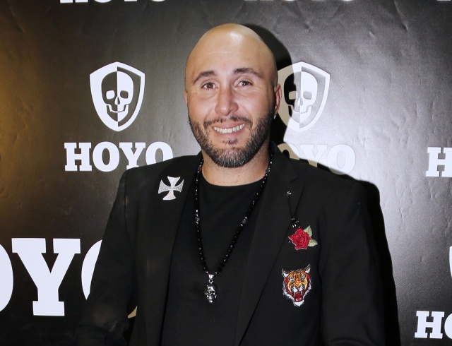 Kiko Rivera publica su versión con pelo y cómo sería de mujer: ¿Con cuál te quedas? Kiko Rivera publica su versión con pelo y cómo sería de mujer: ¿Con cuál te quedas?