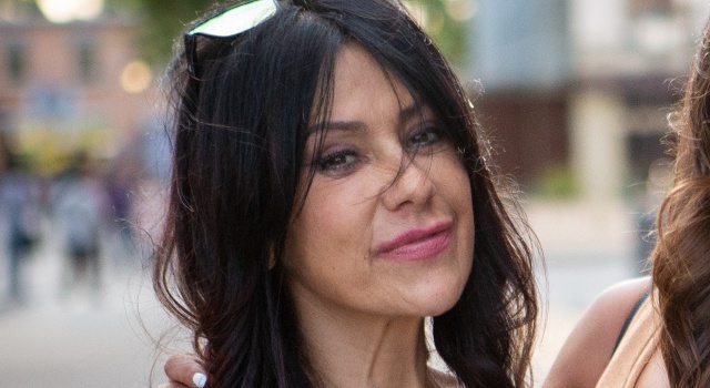 El beso en la boca de Maite Galdeano y Labrador: ¿Nueva pareja a la vista? El beso en la boca de Maite Galdeano y Labrador: ¿Nueva pareja a la vista?