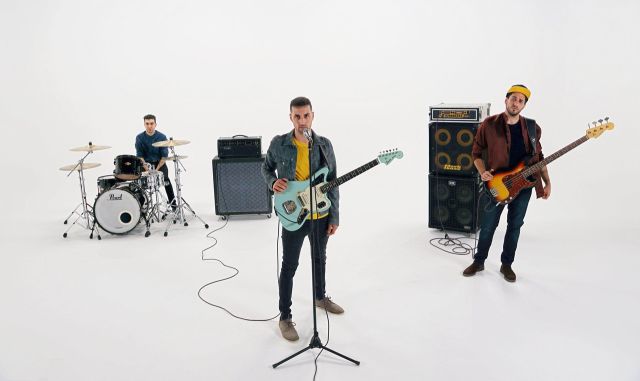 'Salta' amb els Massa al seu nou videoclip 'Salta' amb els Massa al seu nou videoclip