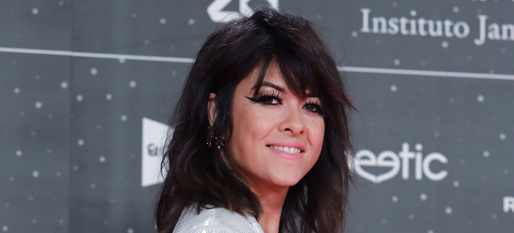 Vanesa Martín se inspira en un libro de Almudena Grandes para crear una canción Vanesa Martín se inspira en un libro de Almudena Grandes para crear una canción
