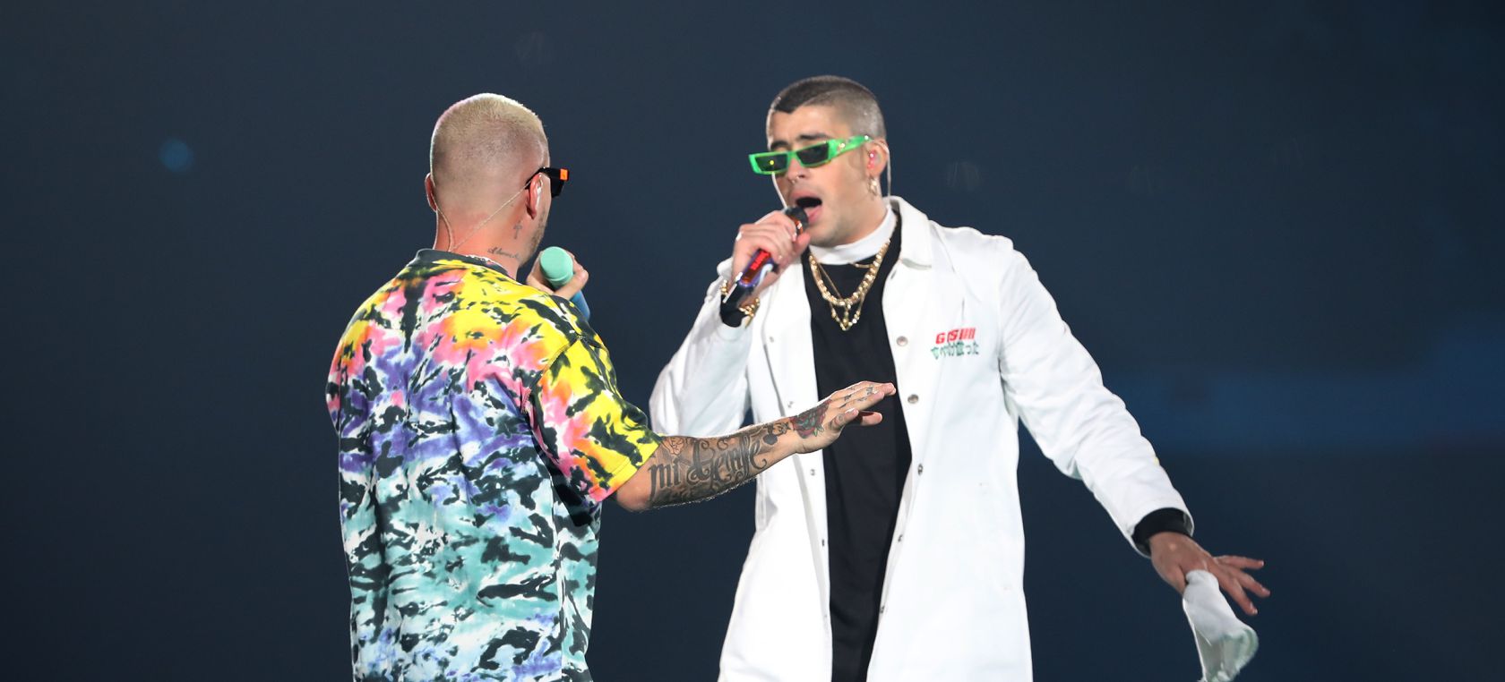 J Balvin y Bad Bunny en el escenario J Balvin y Bad Bunny en el escenario