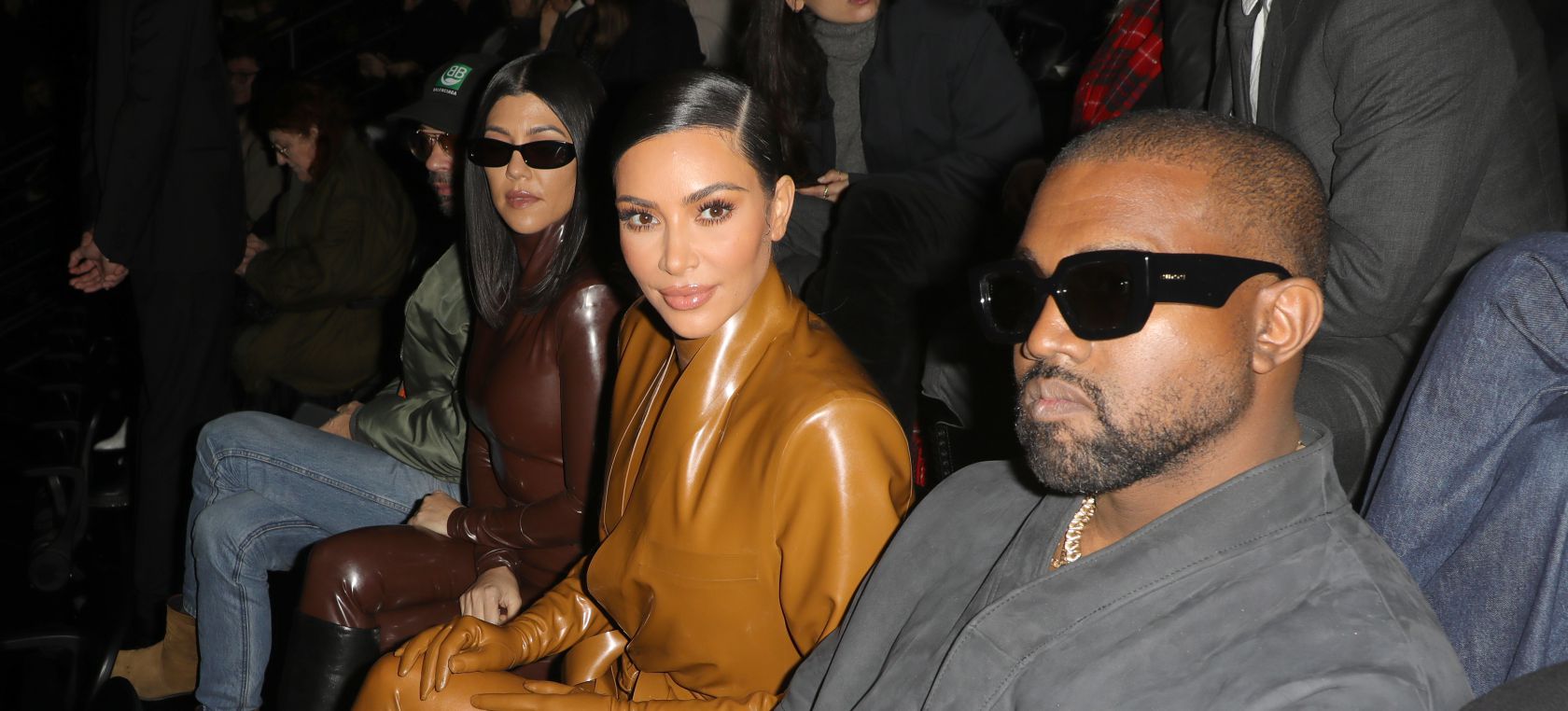 Kim Kardashian y Kanye West en el Front Row de la Paris Fashion Week Kim Kardashian y Kanye West en el Front Row de la Paris Fashion Week