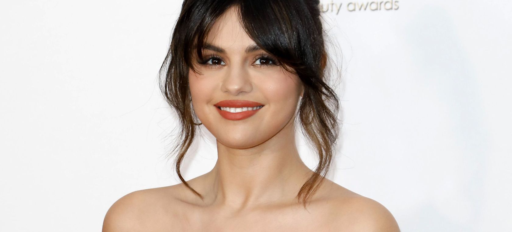 Selena Gomez explica la razón por la que no ha estado publicando en Instagram: “Me sentía insensible” Selena Gomez explica la razón por la que no ha estado publicando en Instagram: “Me sentía insensible”